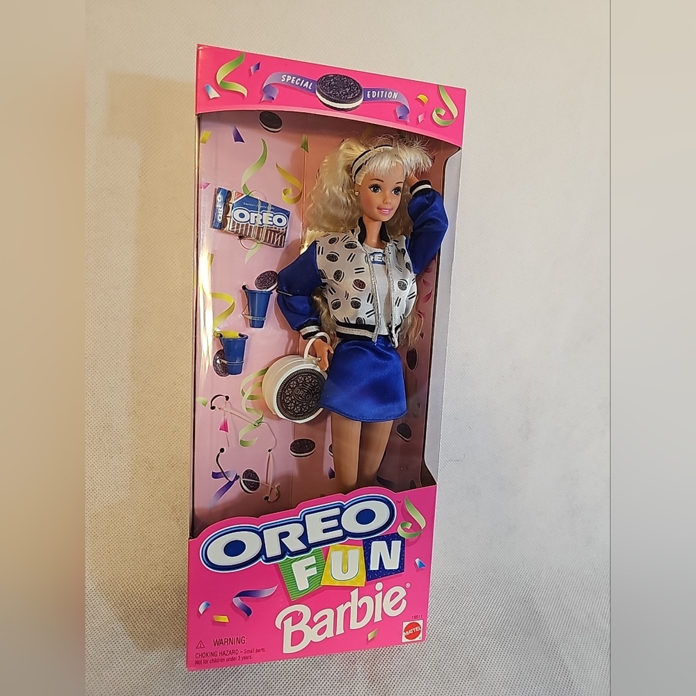 1997 vtg Oreo Barbie Doll w long wavy blonde hair, New in box